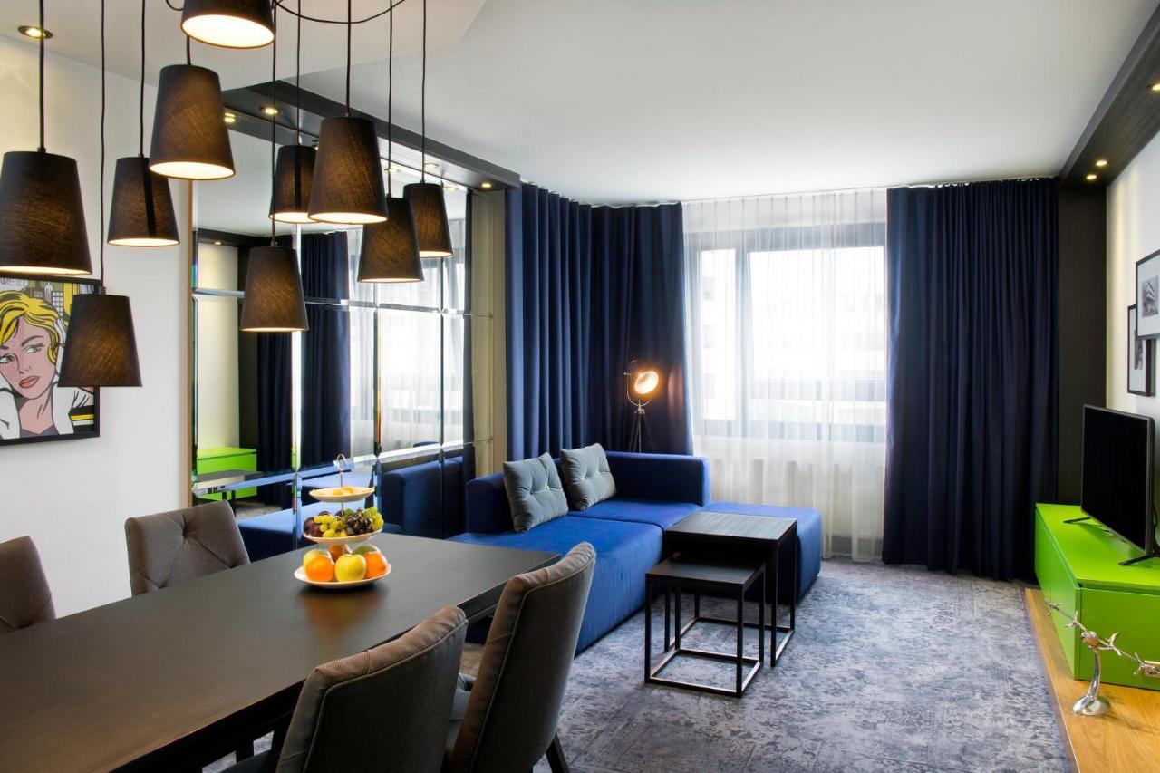 Hotel By Ihg